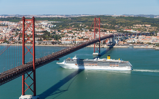 Giant yacht from Chrome web store to be run with OffiDocs Chromium online Giant yacht from Chrome web store to be run with OffiDocs Chromium online