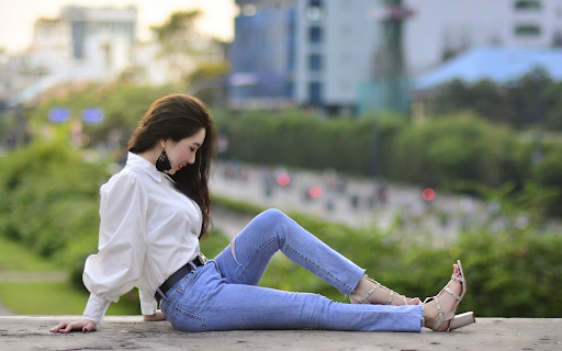 Girl in white shirt and jeans from Chrome web store to be run with OffiDocs Chromium online Girl in white shirt and jeans from Chrome web store to be run with OffiDocs Chromium online