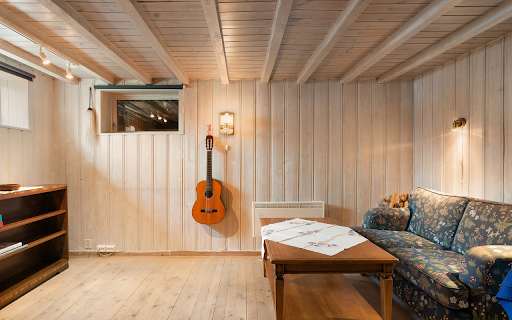 The room and the guitar from Chrome web store to be run with OffiDocs Chromium online The room and the guitar from Chrome web store to be run with OffiDocs Chromium online